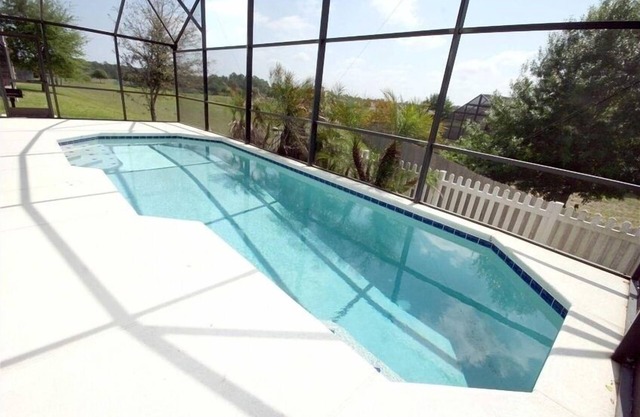 Luxury Disney/Golf Villa Retreat - 5BR/4BA Pool Home - Sleeps 10