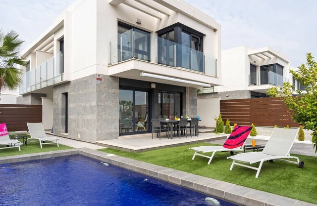 Luxury holiday home with air conditioning and private pool at Vistabella Golf