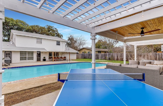 Luxury Escape | Pool, Games, Golf Nearby