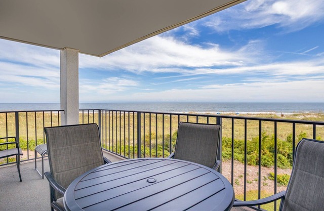Luxury Family Villa w/Ocean Views, Complex Pool