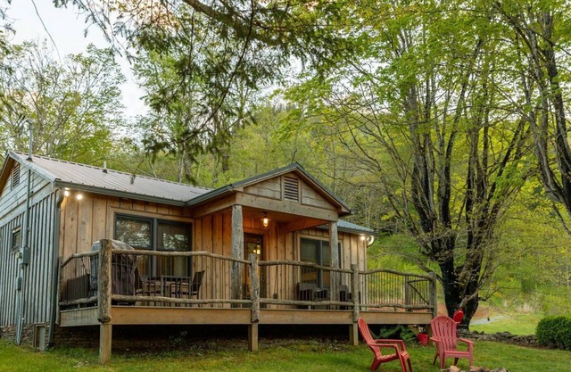 Luxury Farm Cottage, Amazing Views, Hot Tub, See our reviews!