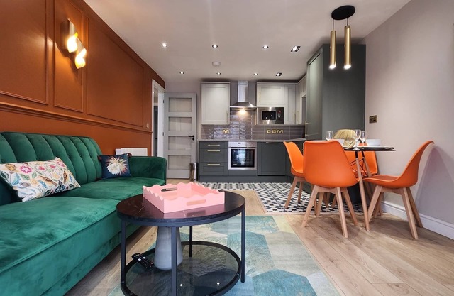 *Luxury Flat near London Tube St in Ilford Sleeps 5 - Free Parking* Wifi/Netflix