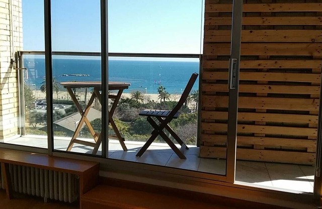 Luxury Flat With Beach and Skyline Views