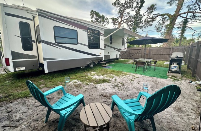 Luxury Glamping near the gorgeous Gulf coast Beach!