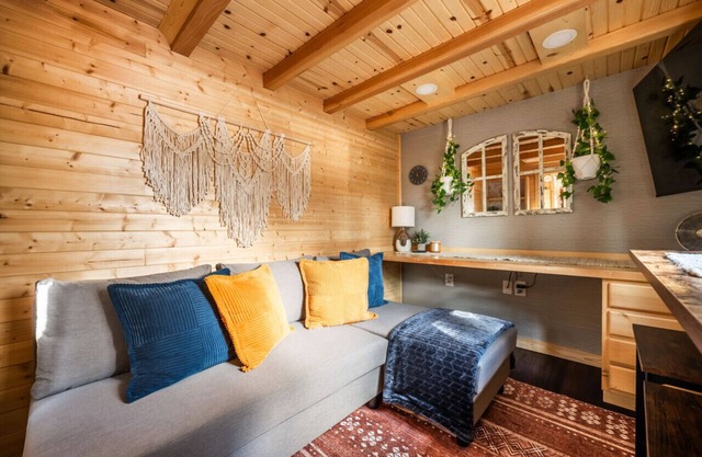 Luxury Glamping | Tiny Haven, Firepit & Grill