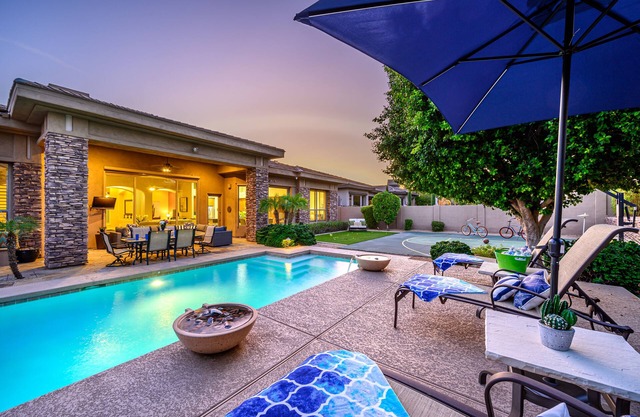 Luxury Grayhawk 4 bed 3 bath Casita Pool & Hot tub near golf, shopping & dining