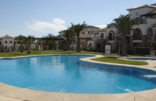 Luxury Ground Floor Family Apartment, Outdoor/Indoor Swimming Pool & Free WiFi