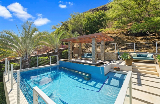 Luxury Hawaii Kai Villa Luana – Ocean View, Saltwater Pool, 5 Min to Sandy Beach