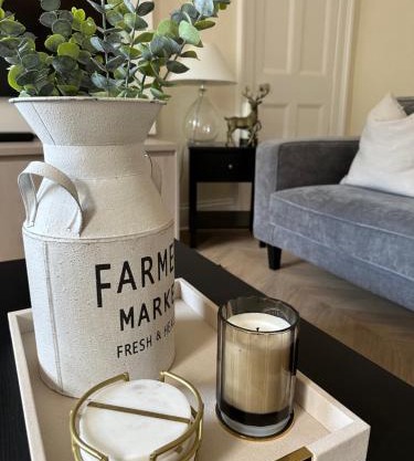 Luxury High Street Apartment