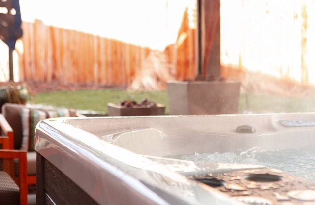 Luxury Home, Hot Tub, Child/Pet-Friendly, Cool Art