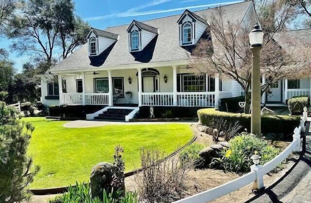Luxury Home-Hot Tub-Sleeps 11-Pet Friendly