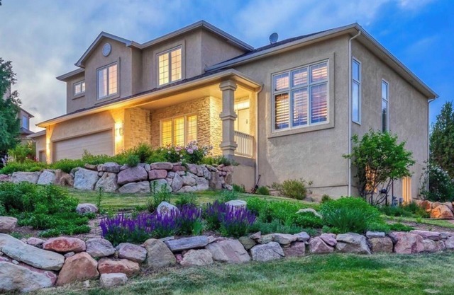 Luxury home in gated community - VIEWS