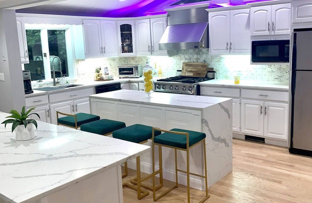 Luxury home minutes from downtown, casino, and Tufts university
