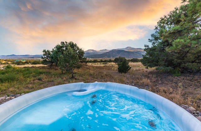 Luxury Home-Private Hot Tub-Secluded-Foosball-Backs National Forest