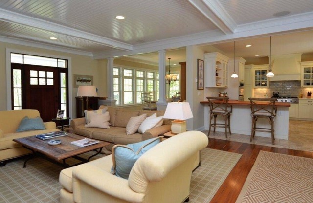 Luxury Home Steps From Beach And Short Bike Ride To Vineyards