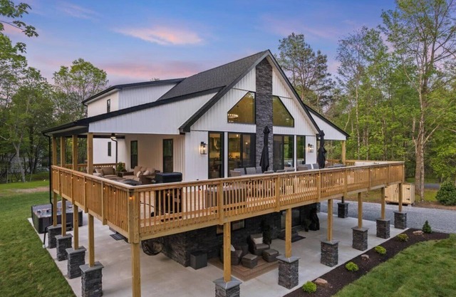 Luxury, Hot Tub, Sauna, Pickleball, Dog Friendly