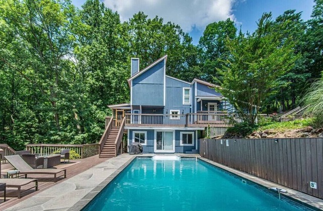Luxury House on Paris Mountain