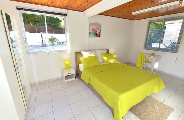 Luxury Jamaique Apartment With Pool View