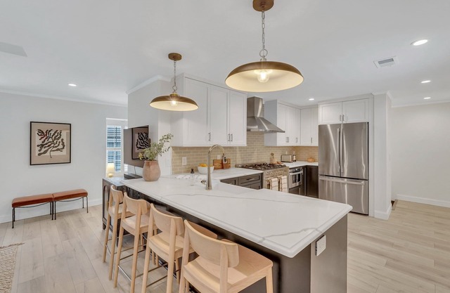 Luxury Loft in Prime Historic District Location by Lucky Savannah