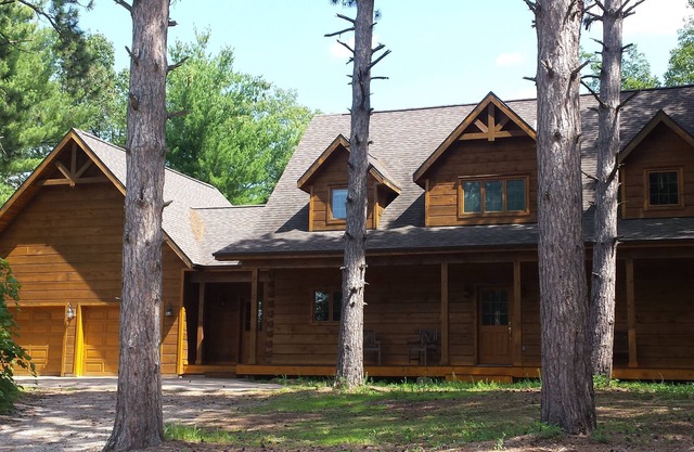 LUXURY LOG HOME WITH YOUR PRIVATE DOCK ON THE CHAIN O LAKES