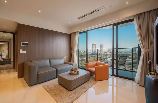 Luxury Metropole Riverside Apartment