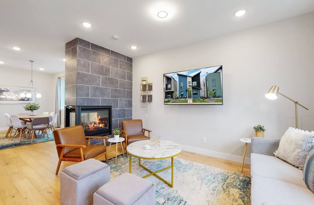 Luxury Mid-Century Modern Home w/Rooftop, Gym, Tubes, Snorkeling gear