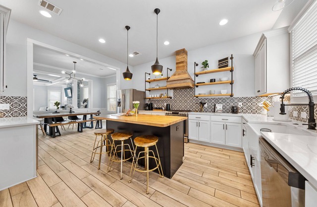 Luxury Modern Farmhouse- Hot Tub-Tower Views-5mins to Downtown-Pearl-River Walk
