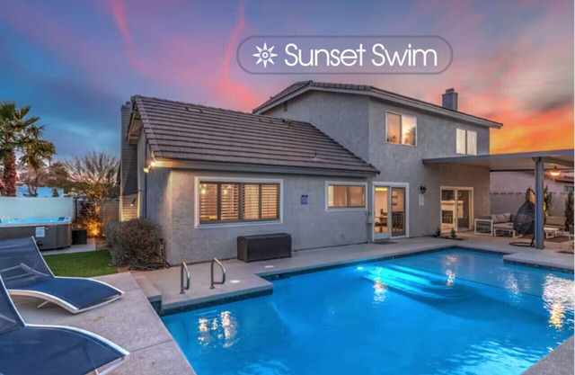 Luxury Modern Pool Jacuzzi 15 min to Vegas Strip