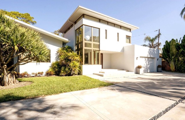 Luxury Modern Ville in Heart of Sarasota