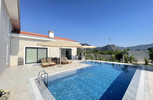 Luxury New Private Villa With Pool and big Garden