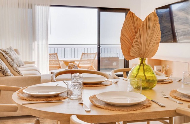 Luxury Oceanfront Condo w/Pool, Cabanas, Gym and Steam Rooms