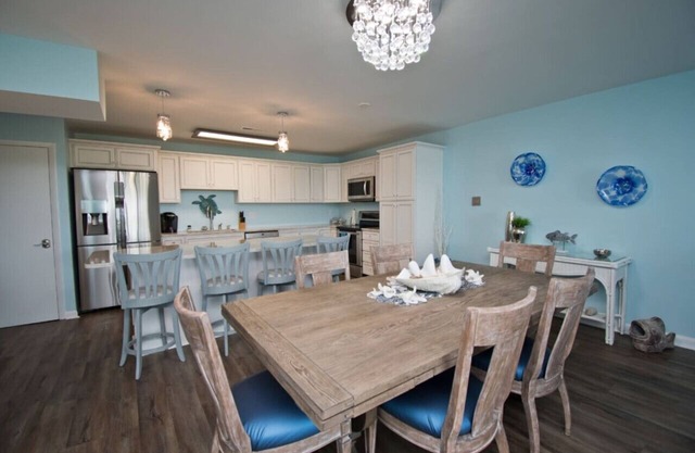 Luxury Oceanview Condo, Steps to the Beach
