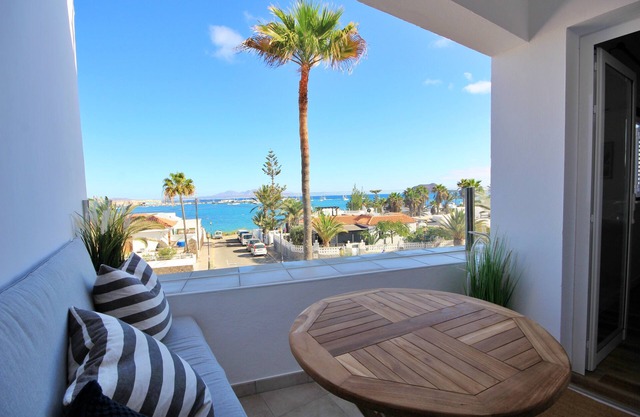 Luxury One Bedroom Apartment & Spectacular Views