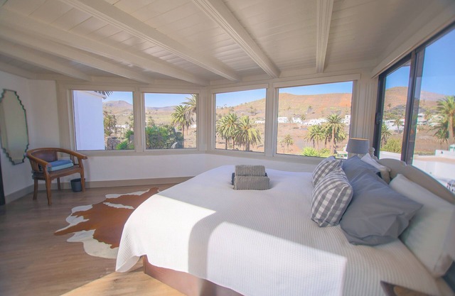 Luxury Penthouse with heated pool and stunning views!
