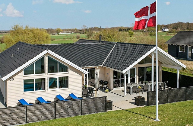 Luxury Pool Retreat by Sea - By Traum Ferienwohnungen