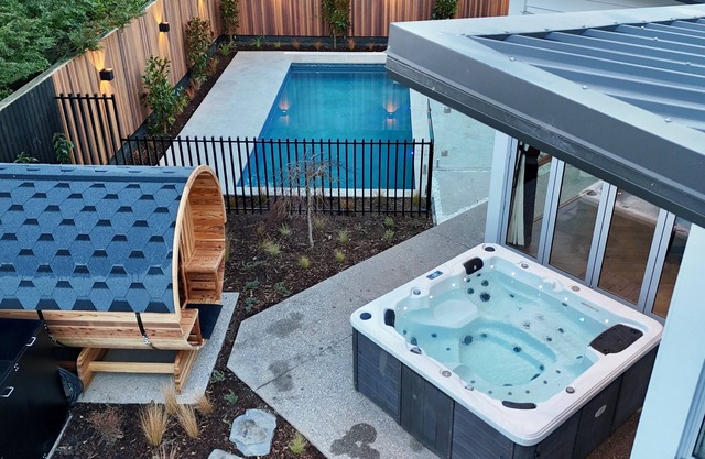 Luxury Queenstown Escape - Pool, Hot Tub & Sauna