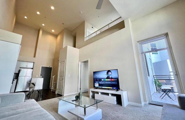 Luxury Residence Loft 3 Beds with Pool and Gym