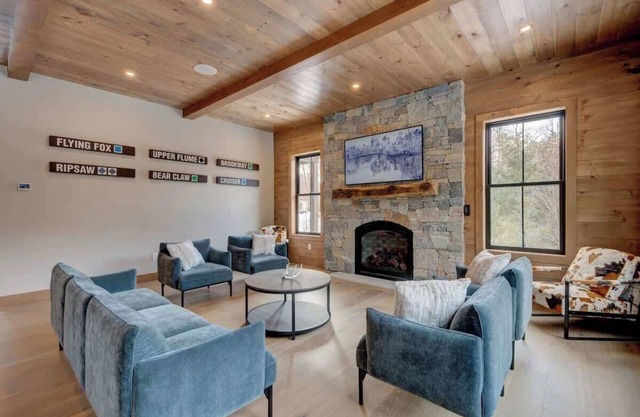 Luxury Residence on South Peak!
