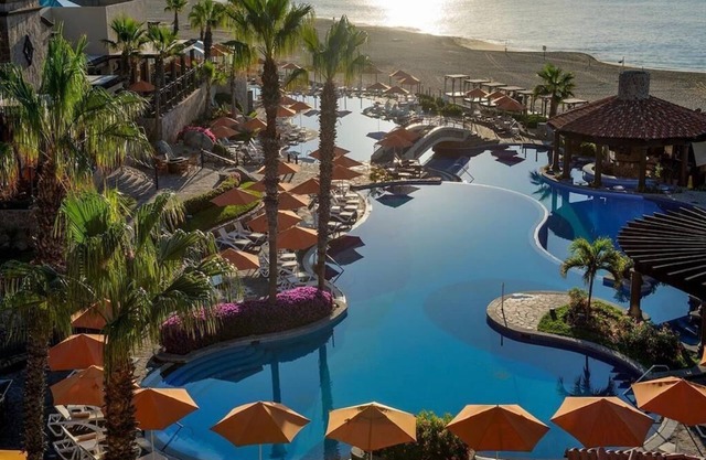 Luxury Resort Junior suite on the beach, with 6 outdoor swimming pools