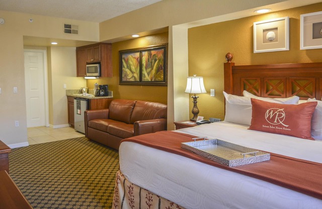 LUXURY RESORT STUDIO MINUTES FROM UNIVERSAL STUDIOS & DISNEY