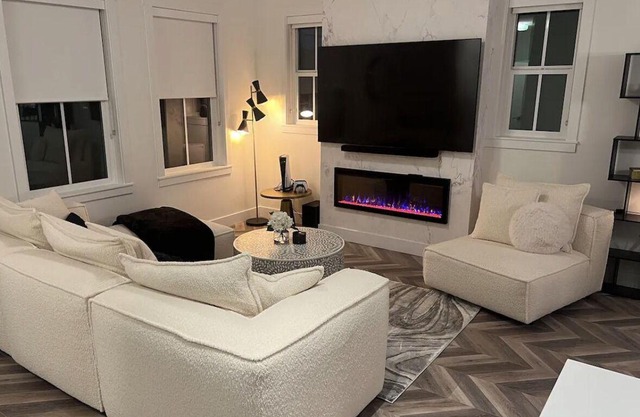 Luxury Retreat in Langley: Elegant & Exclusive