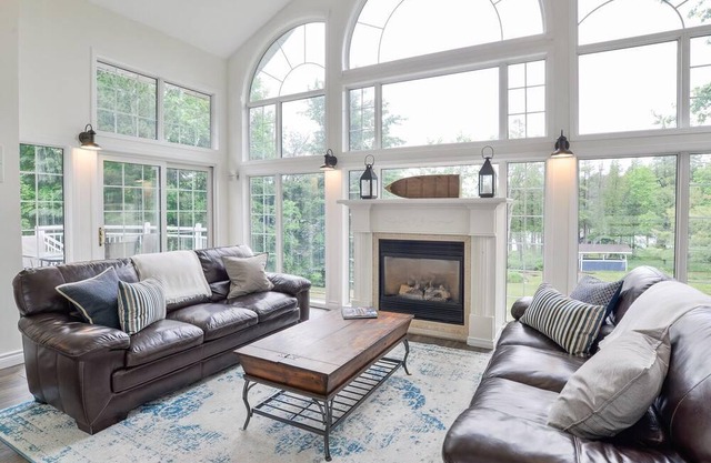 Luxury Retreat On Lake Joseph