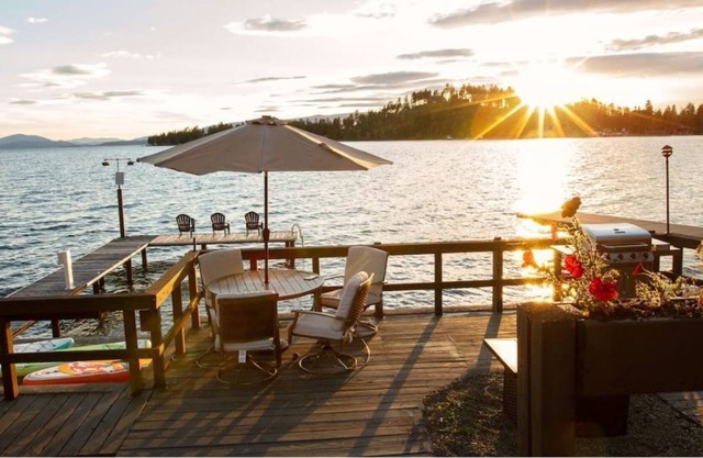 Luxury Retreat w/Private Dock, SUPs, fast WiFi, EV