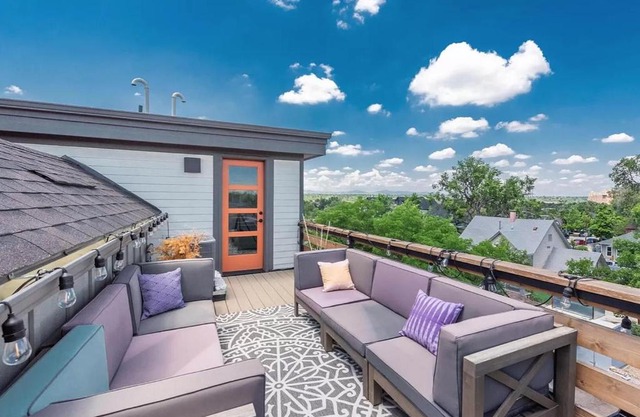 Luxury Rowhome w. Rooftop Mountain Views in Littleton