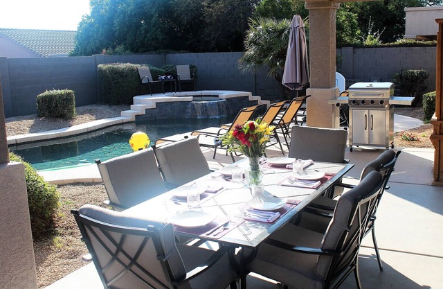 * Luxury Scottsdale Retreat with Pool/Spa *
