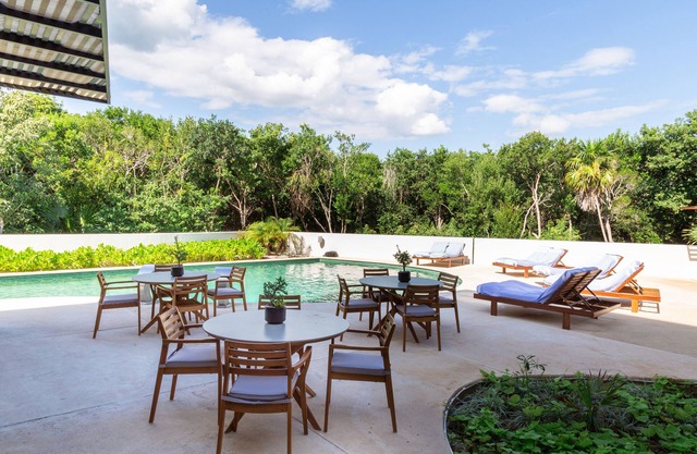 Luxury Sea View Penthouse - Entire Apartment 402n