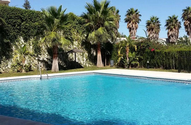 Luxury Seaview Resort-Style 2 Bedroom/2 Bath Apartment - Brandnew, Pools & more