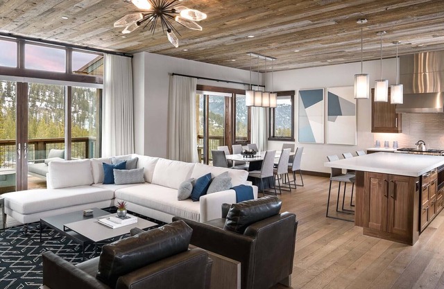 Luxury Ski In/Out Home - Baby Friendly - Pet Friendly