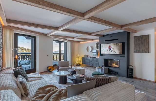Luxury Ski-In/Ski-Out Apartment with Spa Access in Courchevel 1850