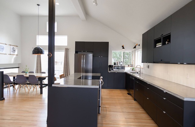 Luxury Smart Home | 10minutes to Boulder | 5Star Verified Airbnb PLUS